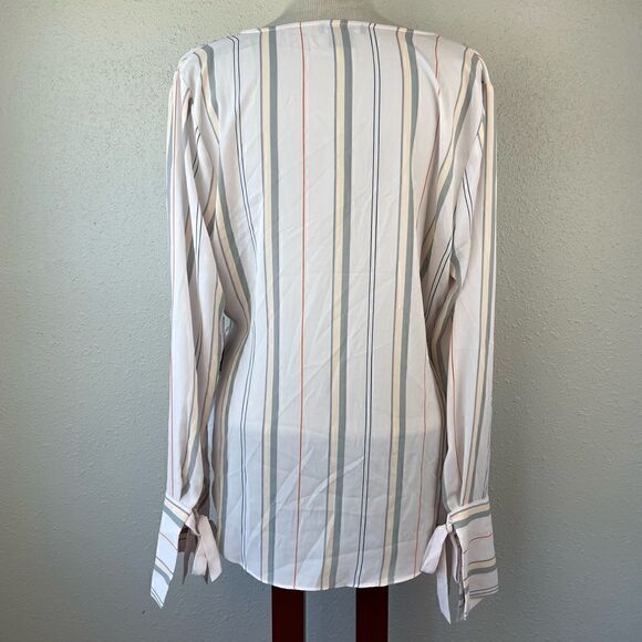 NWT Trouvé Wrap Blouse Size L - Picture 6 of 10